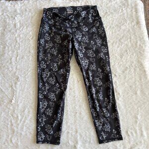 Old Navy Active Go Dry Black Gray Floral Print Athletic Leggings Medium